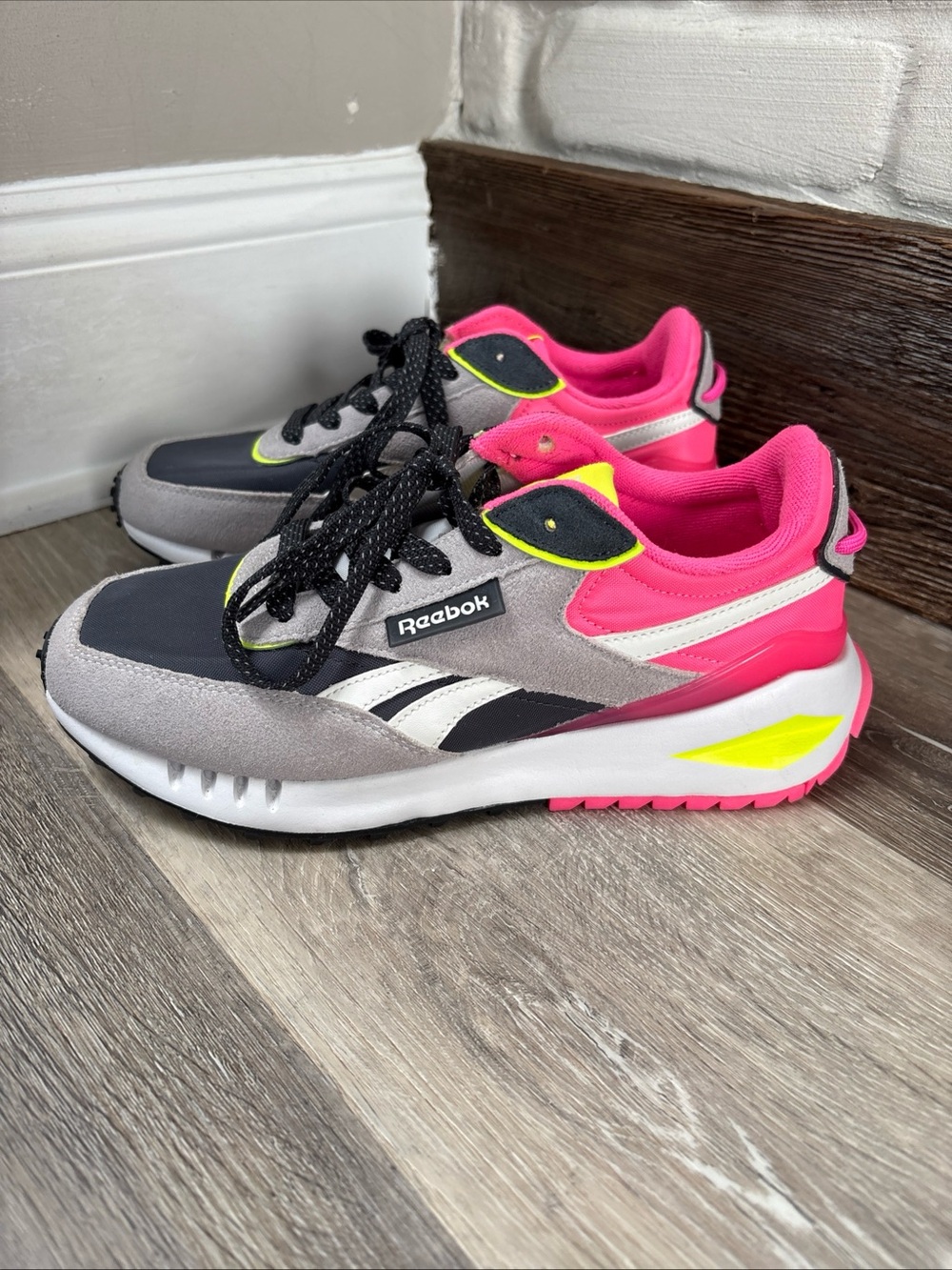 Reebok Ortholite Forte Racer Galaxy Athletic Gray & Pink Neon Sneaker/Shoes Sz 8